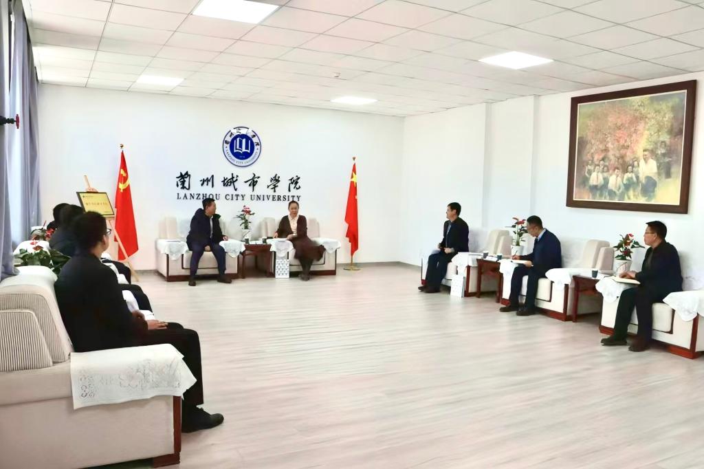 中国建筑第三工程局有限公司甘肃分公司党委书记、总经理栗世伟一行来校调研交流‌