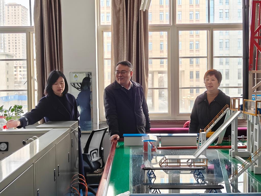  王素云带队开展新学期实验室安全工作检查