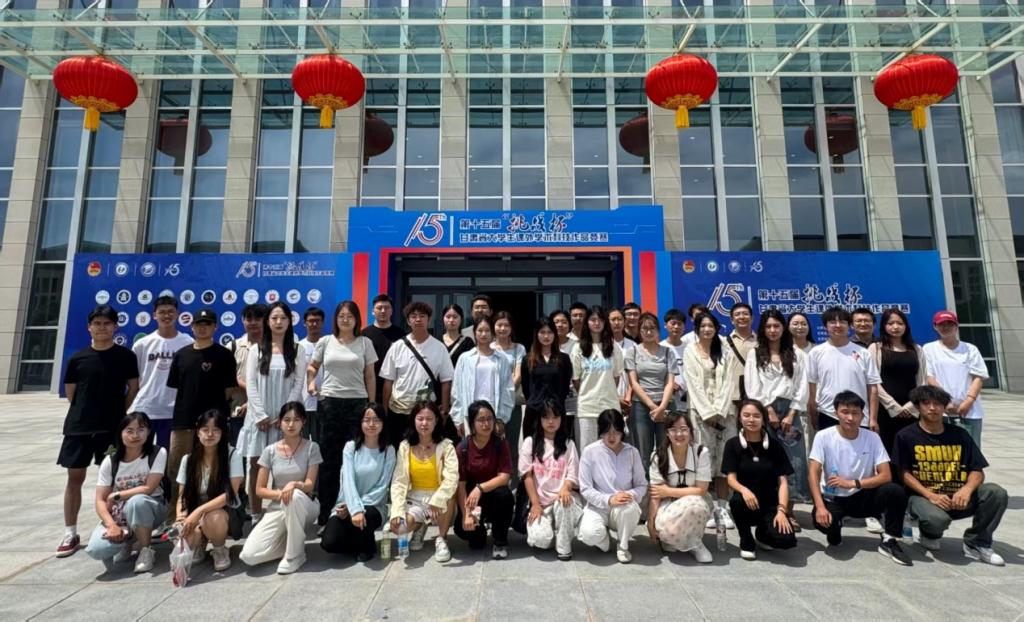 学校组织师生代表参加观摩第十五届“挑战杯”甘肃省大学生课外学术科技作品竞赛并荣获特等奖