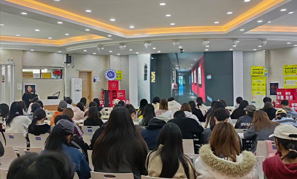 青岛苏州知名餐饮品牌企业来校开展招聘宣讲会