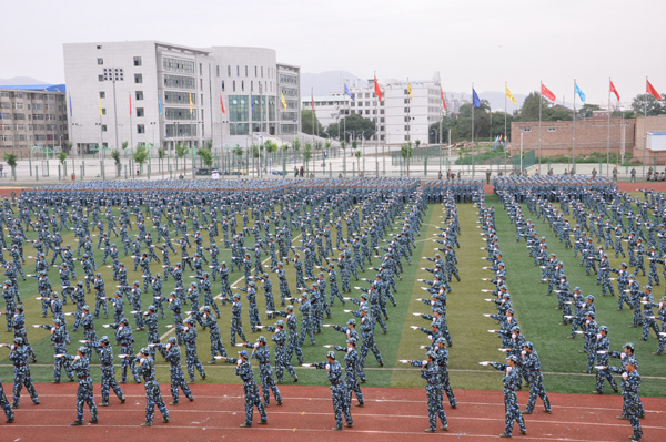 我校2011年学生军训工作圆满结束-兰州城市学院